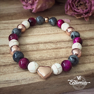 Minerální náramek z tygřího oka, labradoritu, hematitu a bílého tyrkysu s rose gold srdíčkem z chirurgické oceli