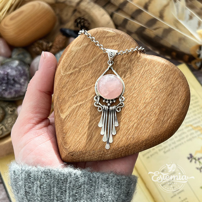 Stříbrný náhrdelník s přívěskem z růženínu - Ag925