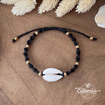 Šňůrkový shamballa náramek s kauri mušlí černý