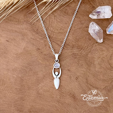 Stříbrný řetízek s měsíčním kamenem Bohyně - Ag925