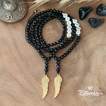 Růženec do auta pro páry, z broušeného onyxu, s andělským křídlem z chirurgické oceli