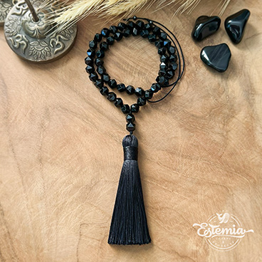 Růženec do auta z broušeného onyxu, se střapcem