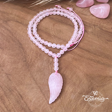 Růženec do auta z broušeného růženínu, s andělským křídlem z růženínu