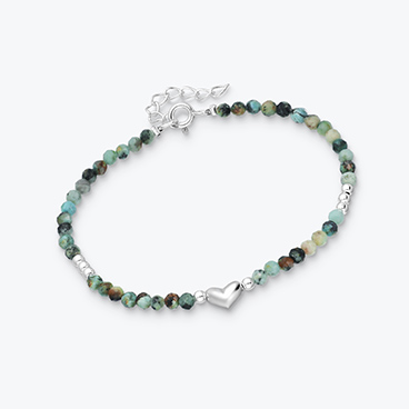 Minerální náramek z broušeného afrického tyrkysu se stříbrným srdíčkem a korálky - Ag925