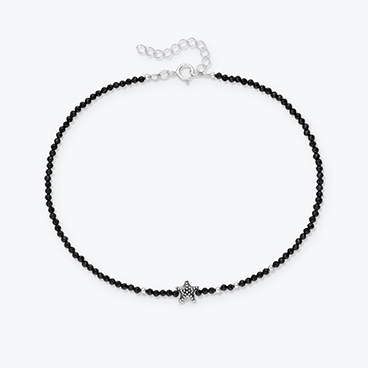 Nákotník Hvězdice ze stříbra a černého spinelu se stříbrnými korálky - Ag925