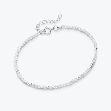 Minerální náramek z broušeného křišťálu se stříbrnými korálky - Ag925