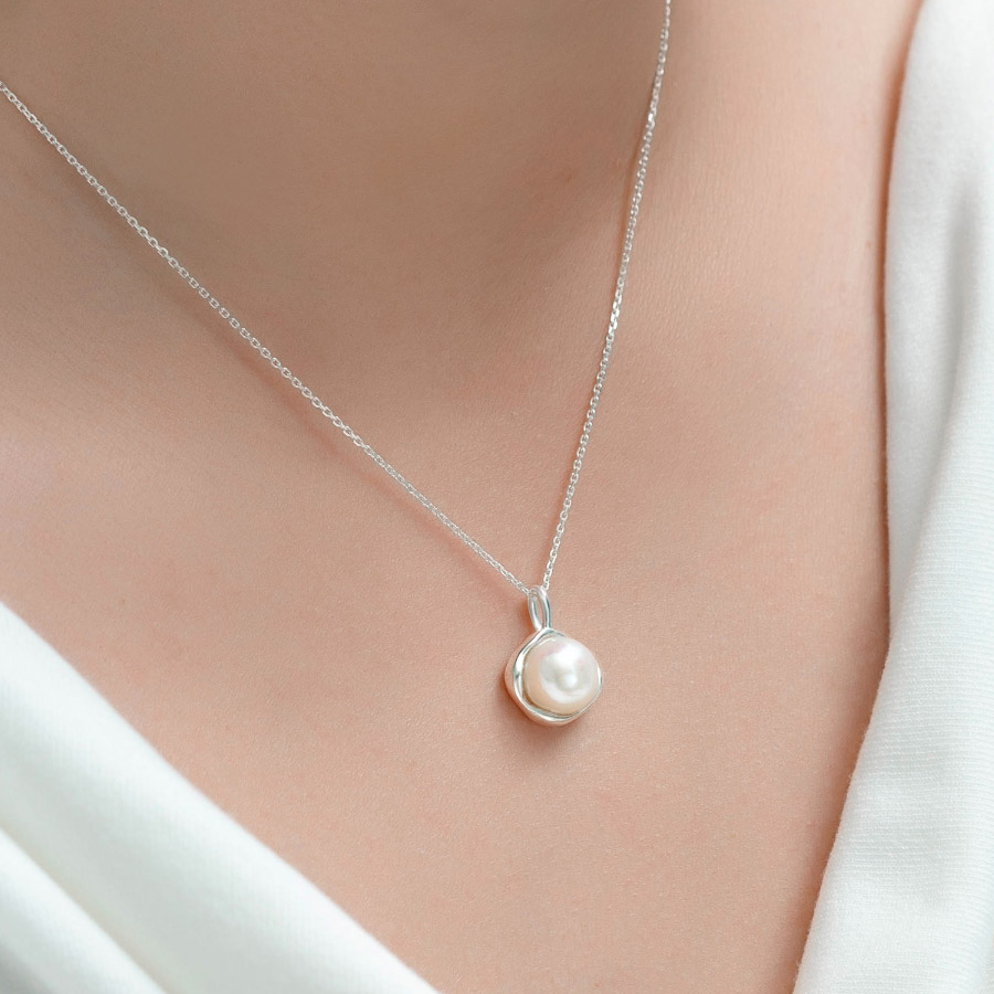 Stříbrný řetízek s perlou Pearl - Ag925