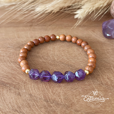 Dřevěný náramek z tisu a broušeného ametystu