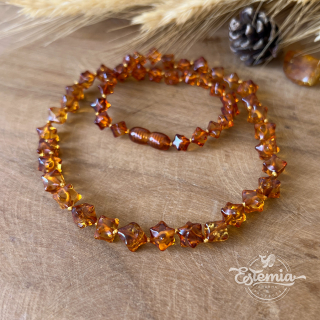 Dámský náhrdelník z broušeného jantaru Almond